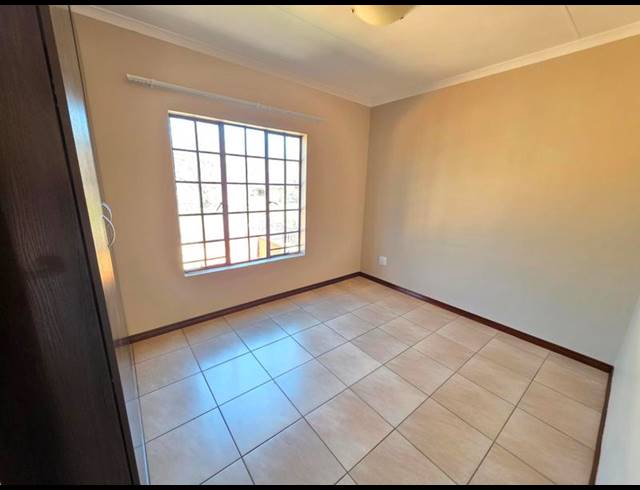 2 BEDROOM TOWNHOUSE FOR SALE IN MEYERTON CENTRAL